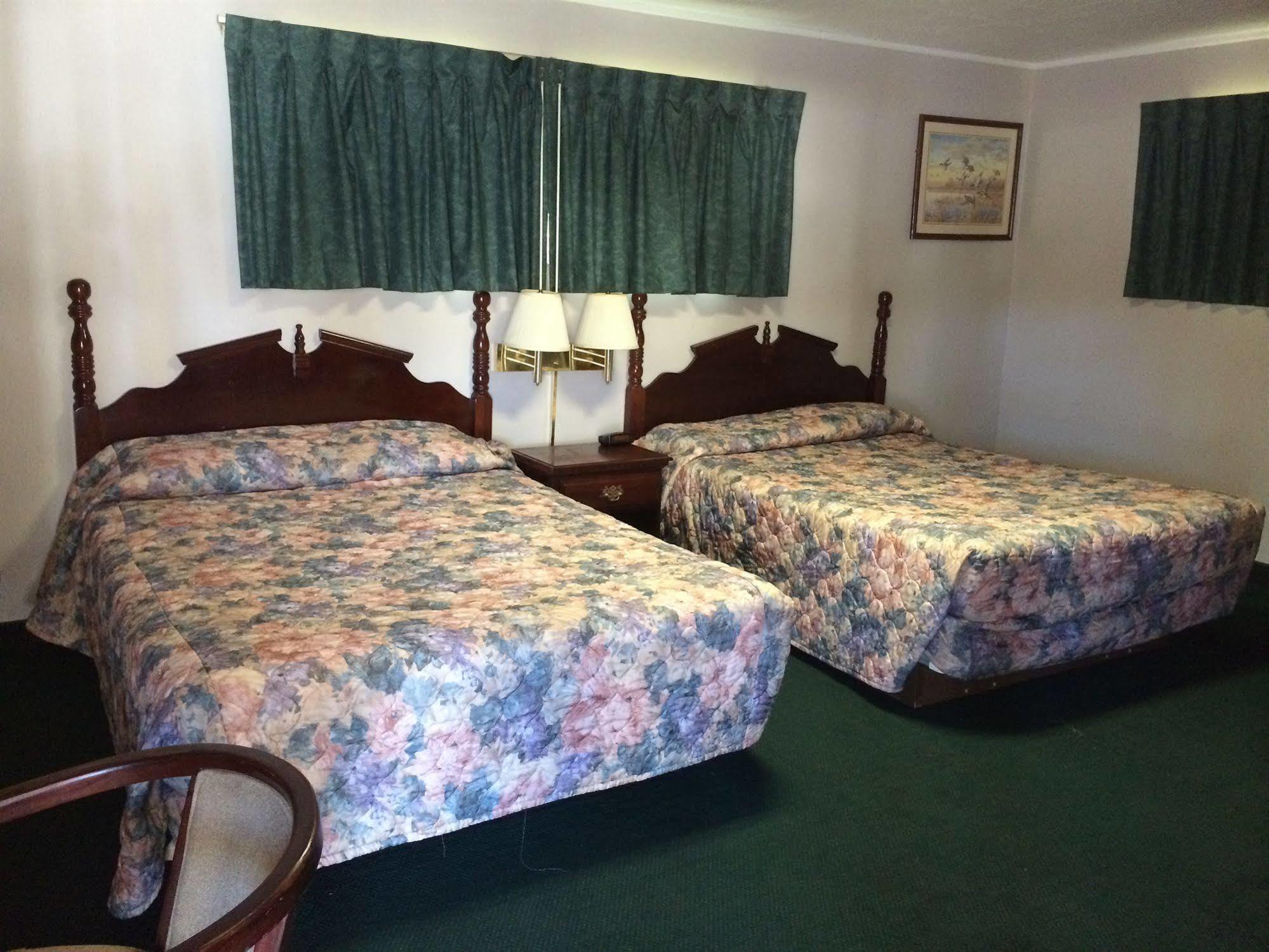 Rapids Inn & Suites Wisconsin Rapids Zewnętrze zdjęcie