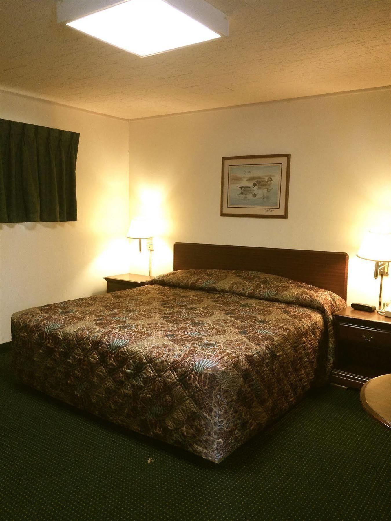 Rapids Inn & Suites Wisconsin Rapids Zewnętrze zdjęcie
