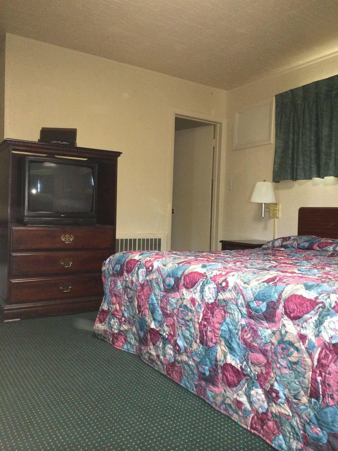 Rapids Inn & Suites Wisconsin Rapids Zewnętrze zdjęcie