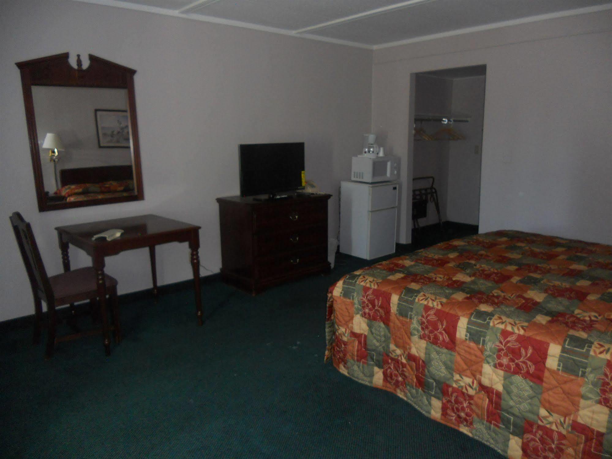 Rapids Inn & Suites Wisconsin Rapids Zewnętrze zdjęcie