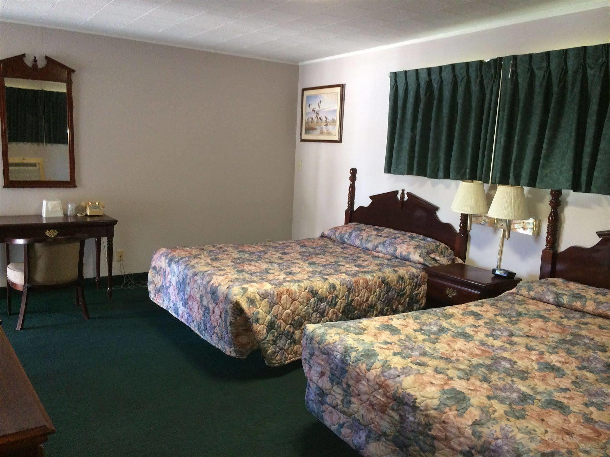 Rapids Inn & Suites Wisconsin Rapids Zewnętrze zdjęcie