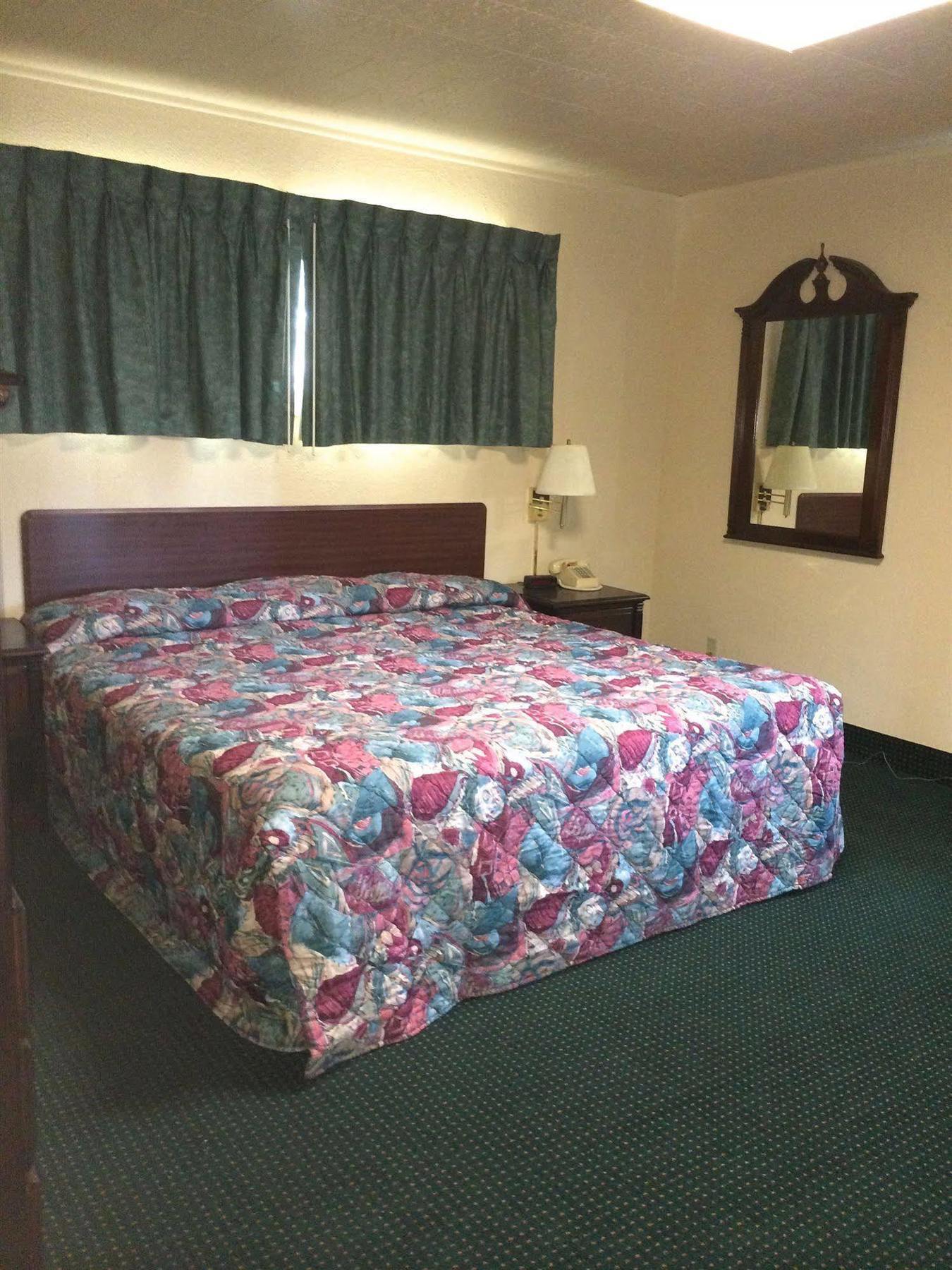 Rapids Inn & Suites Wisconsin Rapids Zewnętrze zdjęcie